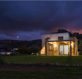 4 bedroom villa with infinity pool, Alcamo, sleeps 6-8